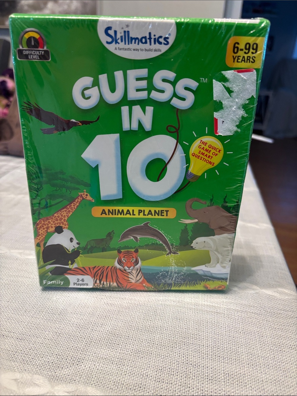 Guess in 10 Animal Planet Card Game - Green